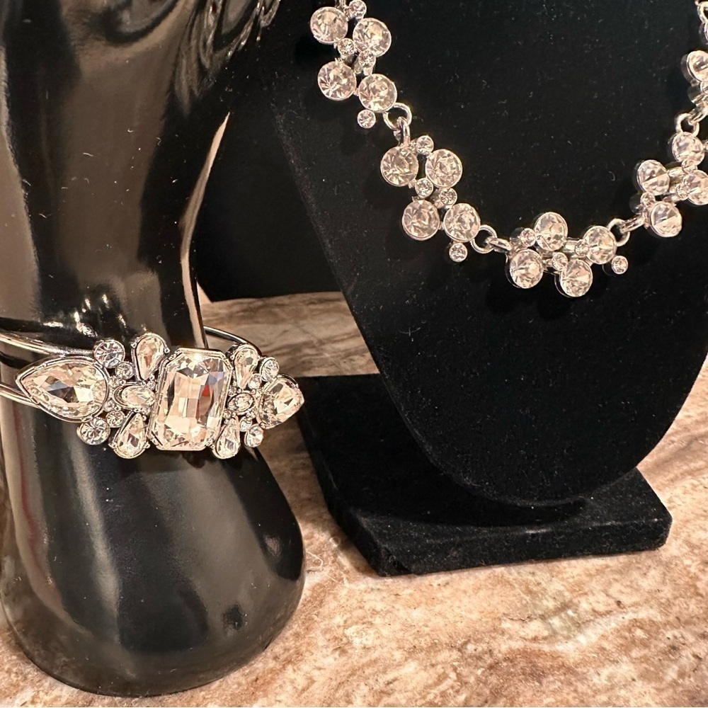 Jewelry Bundle (3), Statement Bib, Cuff Bracelet & Sparkle Earrings New & Used - Picture 5 of 14